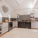 Holiday home Rose Walls