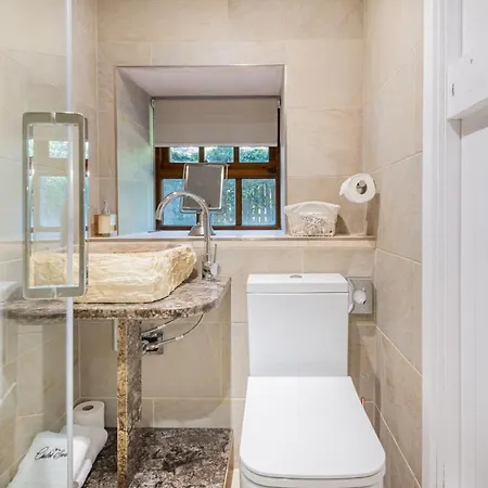 Rose Walls * Stainton (Richmondshire)